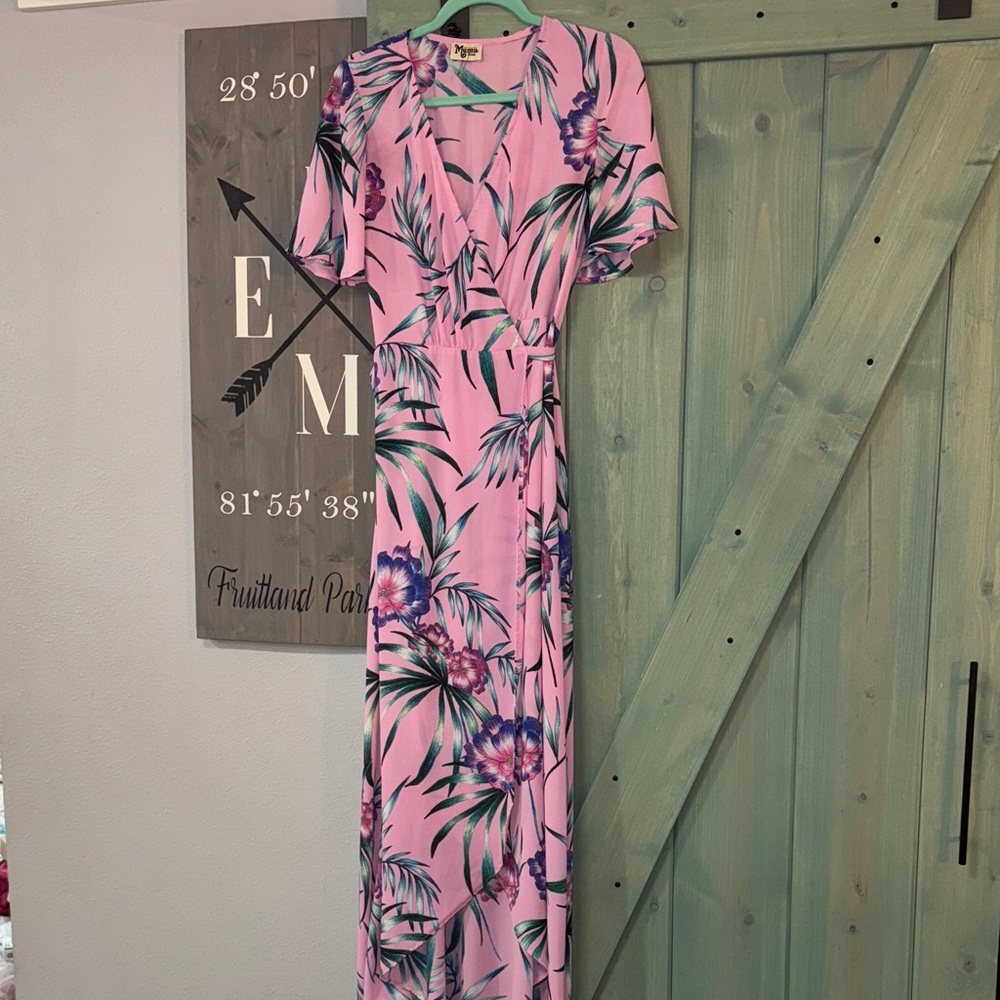 Show me your Mumu Pink Floral Maxi wrap Dress size L women’s